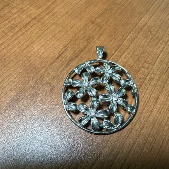 Vintage Floral Flower Silver Filigree Round Pendant 7"
With Clear Center Stones - Picture 3 of 4